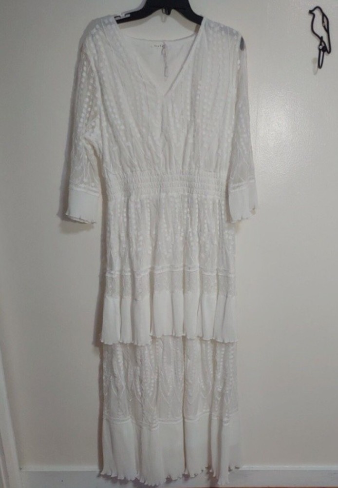 BaeVely Sz XL (from measurements) White Square Dot Textured Tiered Maxi Dress